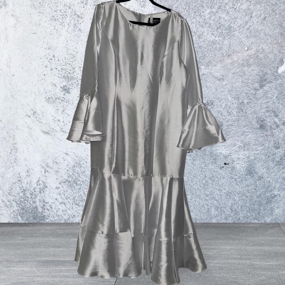 Elegant White Satin Dress with Ruffle Sleeves, Size 18